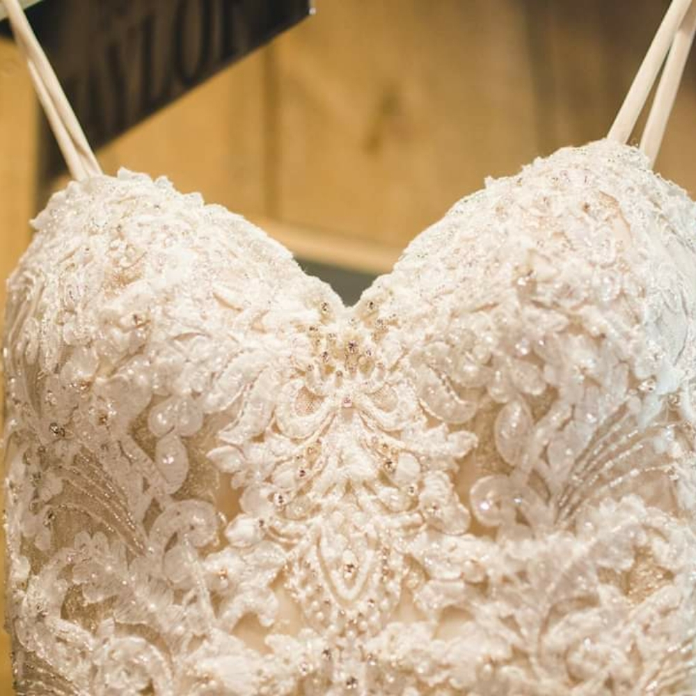 Wedding Dress - Picture 4 of 7